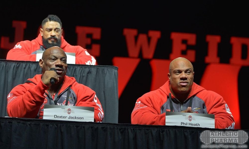 Декстер Джексон на пресс-конференции