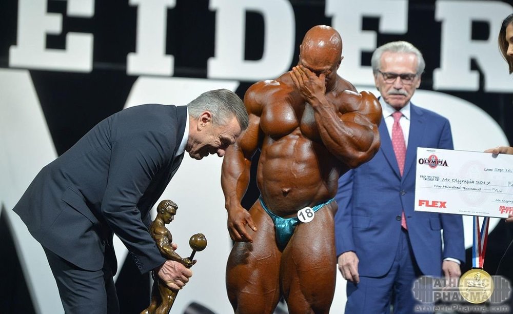 Фил Хит не может сдержать слез счастья