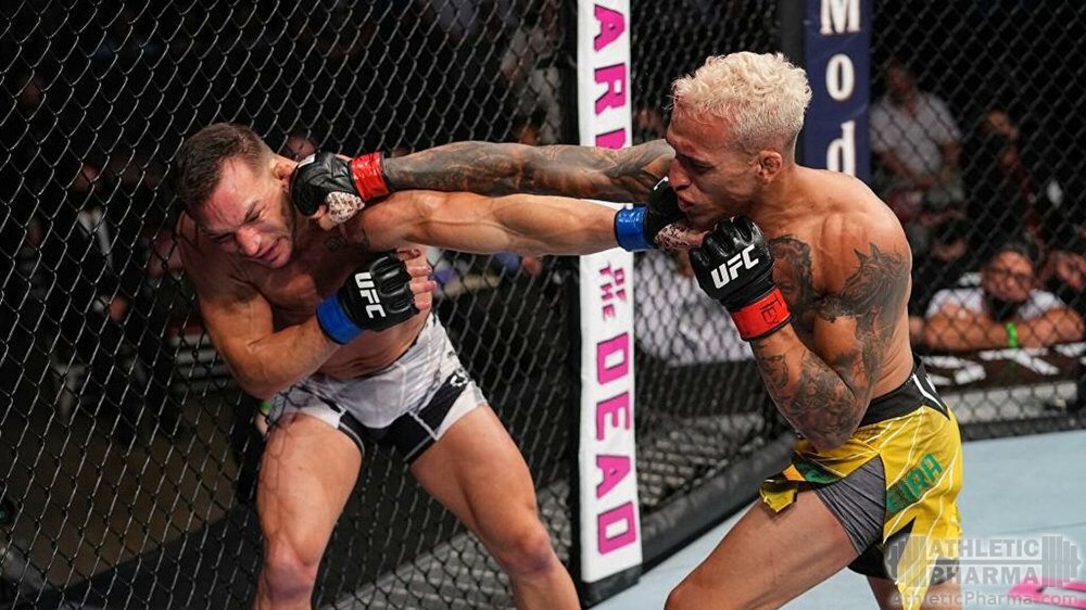 Заглавный бой UFC 262: Оливейра - Чендлер