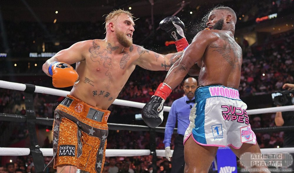 Бой Логана Пола и Тайрона Вудли