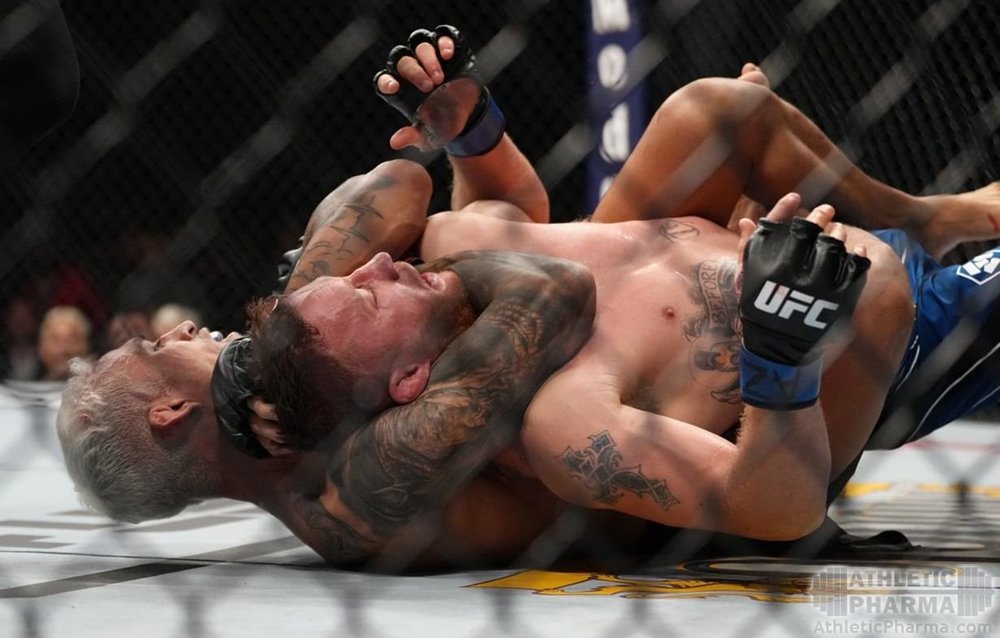 Оливейра побеждает Гейджи