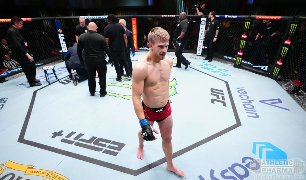 Арнольд Аллен побеждает Келвина Каттара в Лас-Вегасе