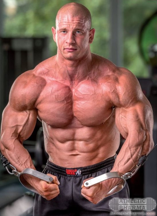 Словацкий бодибилдер Михал Крижанек