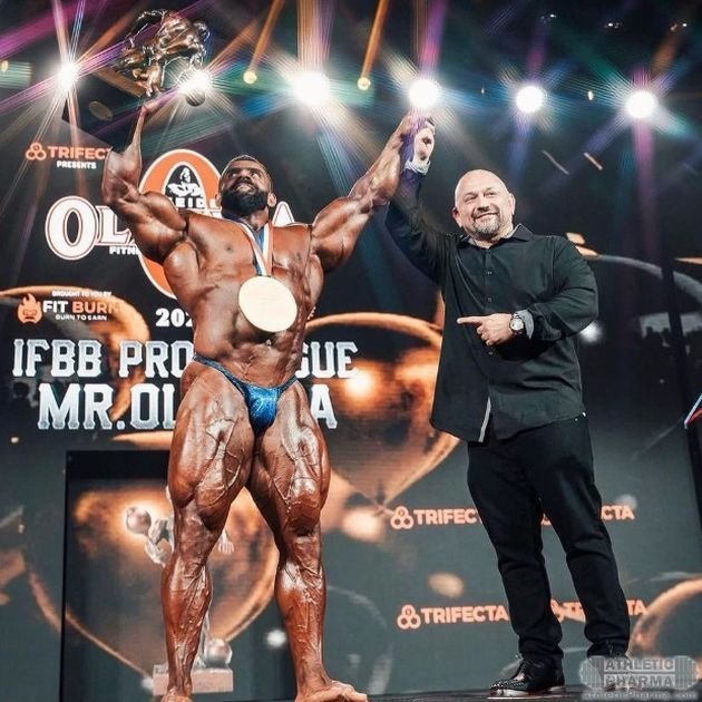 Награждение Хади Чупана на Олимпии-2022