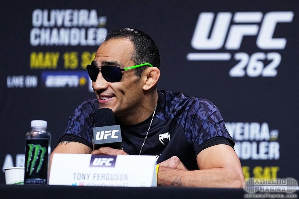 Фергюсон на пресс-конференции UFC