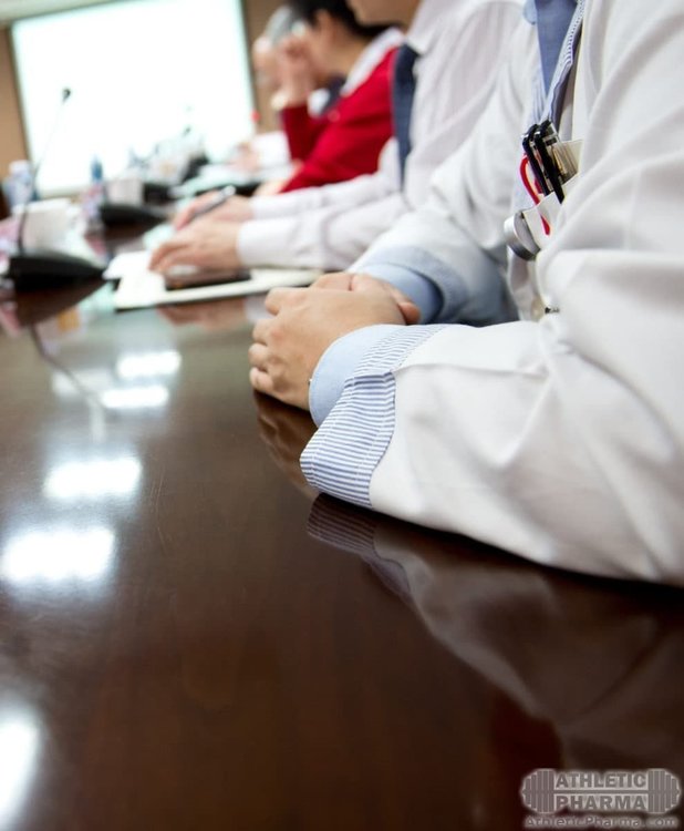 Врачи на совещании