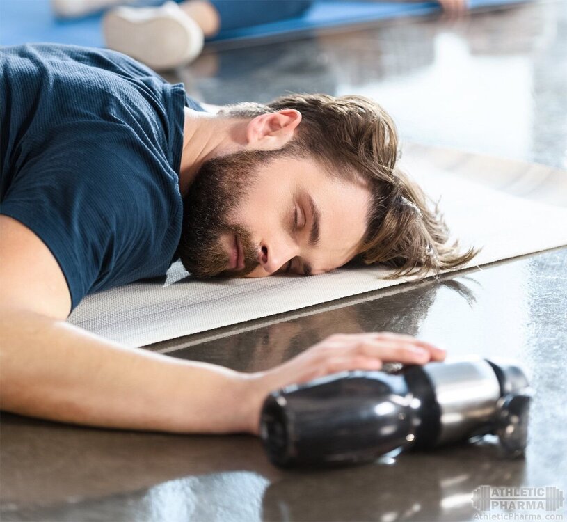 Устал и заснул на тренировке