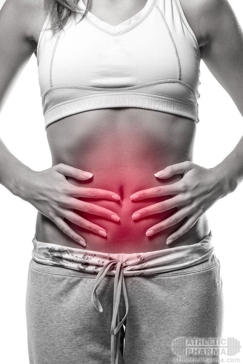 У девушки заболел живот