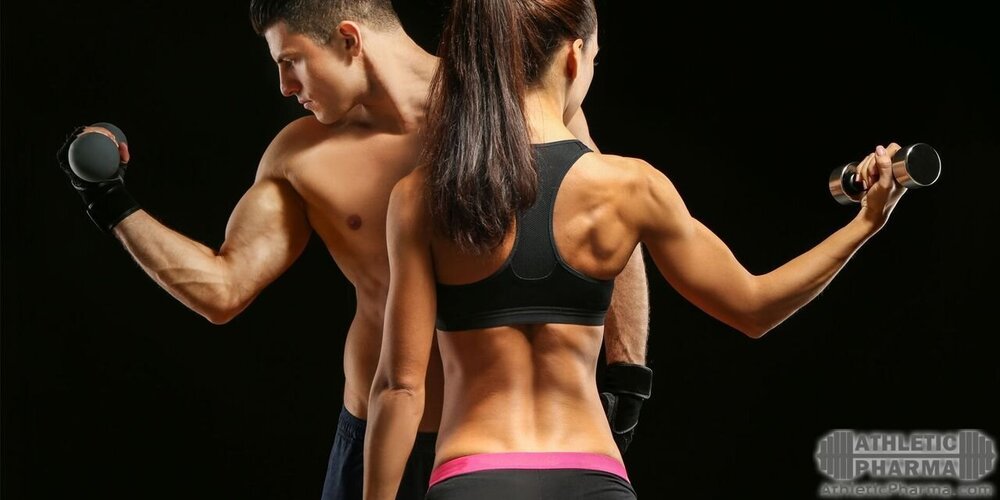 Парень-атлетик и девушка-спортсменка