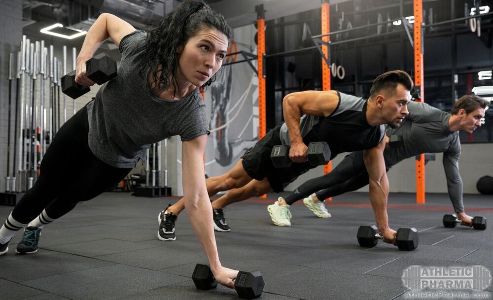 Интенсивная тренировка в спортзале